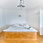 מלון דירות Fyrogenis Palace 4*